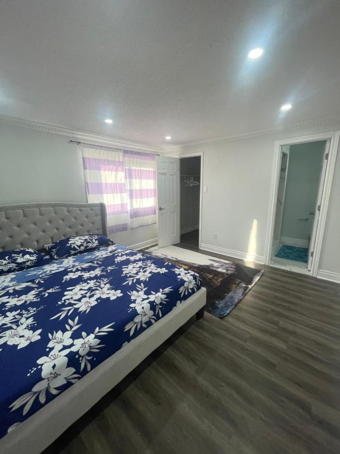 Mo'S Place Місісаґа Екстер'єр фото