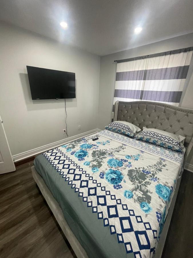 Mo'S Place Місісаґа Екстер'єр фото